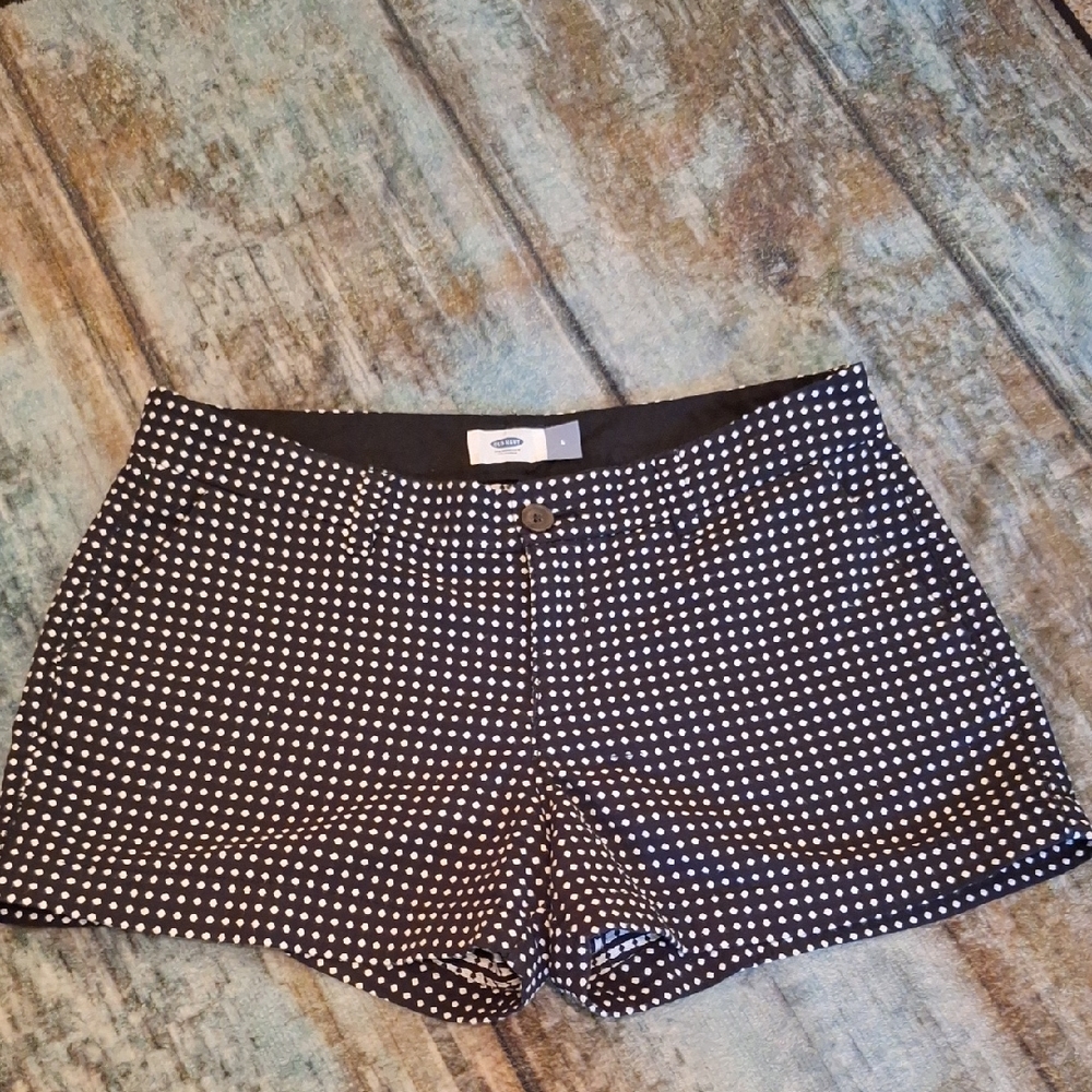 🔥 3 for $25 SALE Old Navy Black and White High Waist Shorts. NWOT Size 4